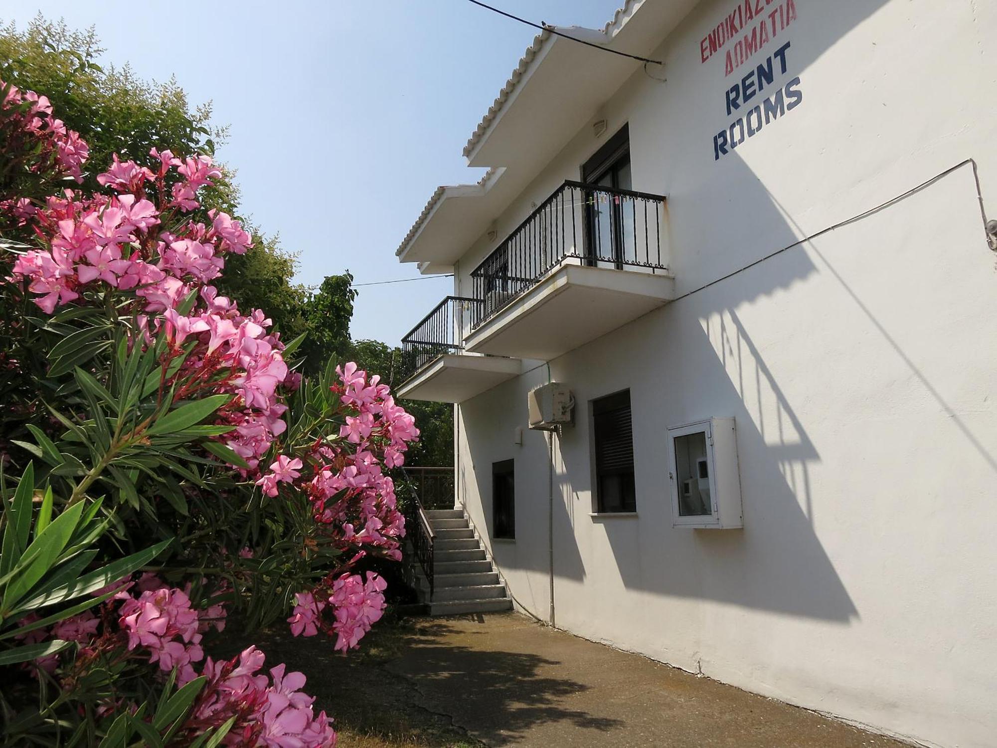 Thanasis Matsas Rooms Καμαριώτισσα Εξωτερικό φωτογραφία